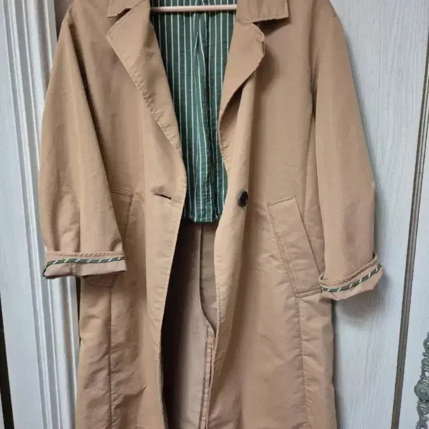 [BUNJANG] Benetton Beige Trench Coat with Striped Lining / 베네통 베이지색 트렌치코트 스트라이프 안감 66
