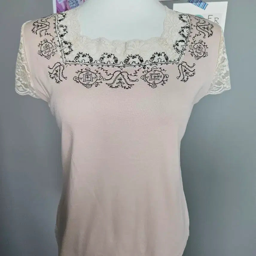 [BUNJANG] Light Pink Lace T-Shirt / 연핑크 레이스 티셔츠