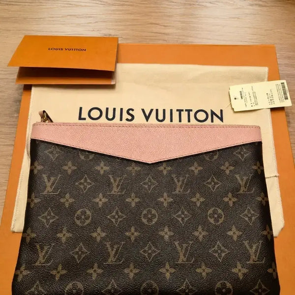 [BUNJANG] Louis Vuitton Monogram Pink Leather Trim Daily Pouch Clutch / 그린오션/정품] 루이비통 데일리 파우치 모노그램 핑크 풀구성