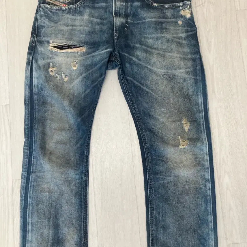[BUNJANG] Diesel Blue Icons 2014/2 Edition Slim Straight Fit Jeans / 디젤 블루 아이콘즈 2014/2 에디션 (32)