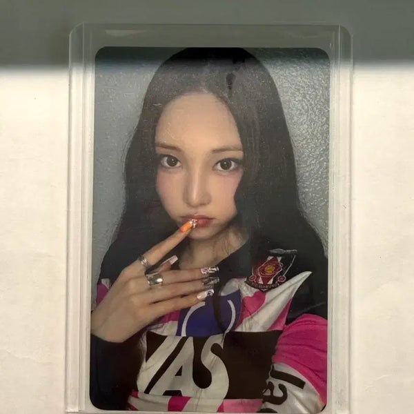 [BUNJANG] Odd Def Yeongseo Famous Photocard / 올데프 영서 페이머스 포카 판매합니다!(쿨거시 네고 가능