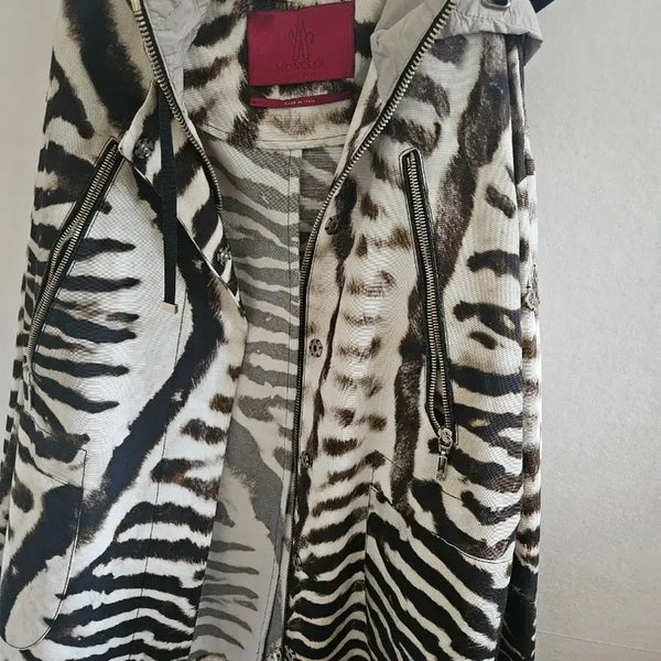 [BUNJANG] Moncler Zebra Hooded Jacket / 몽클레어 지브라 후드 자켓