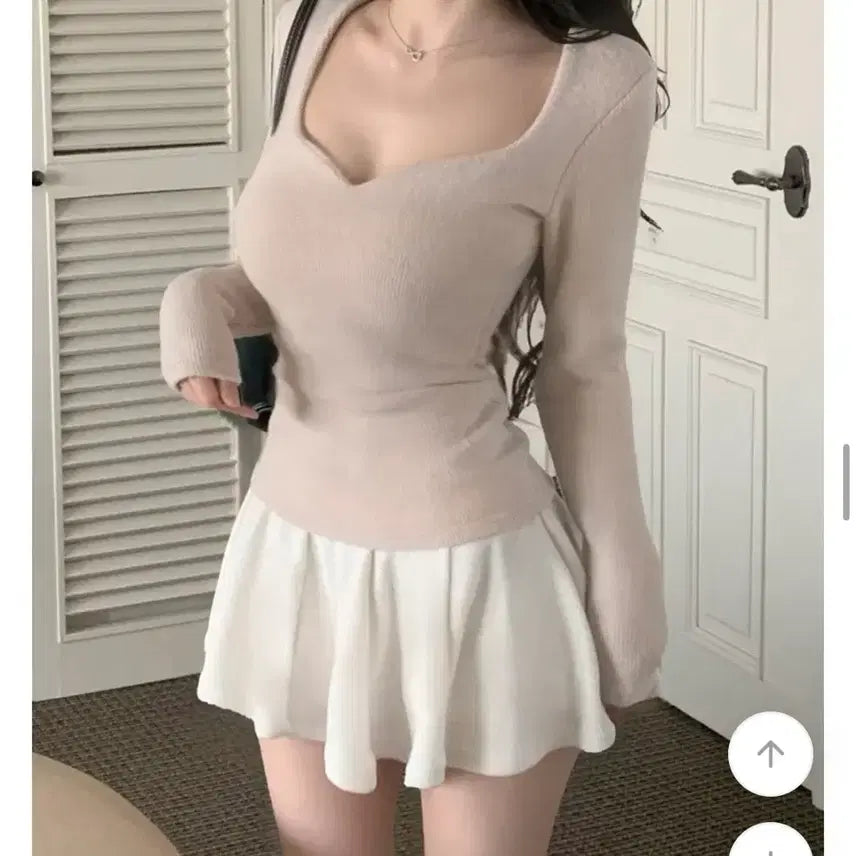 [BUNJANG] Lookcatme Re:po Flare Cut Mini Skirt / 룩캣미 리포 플레어 절개 미니스커트