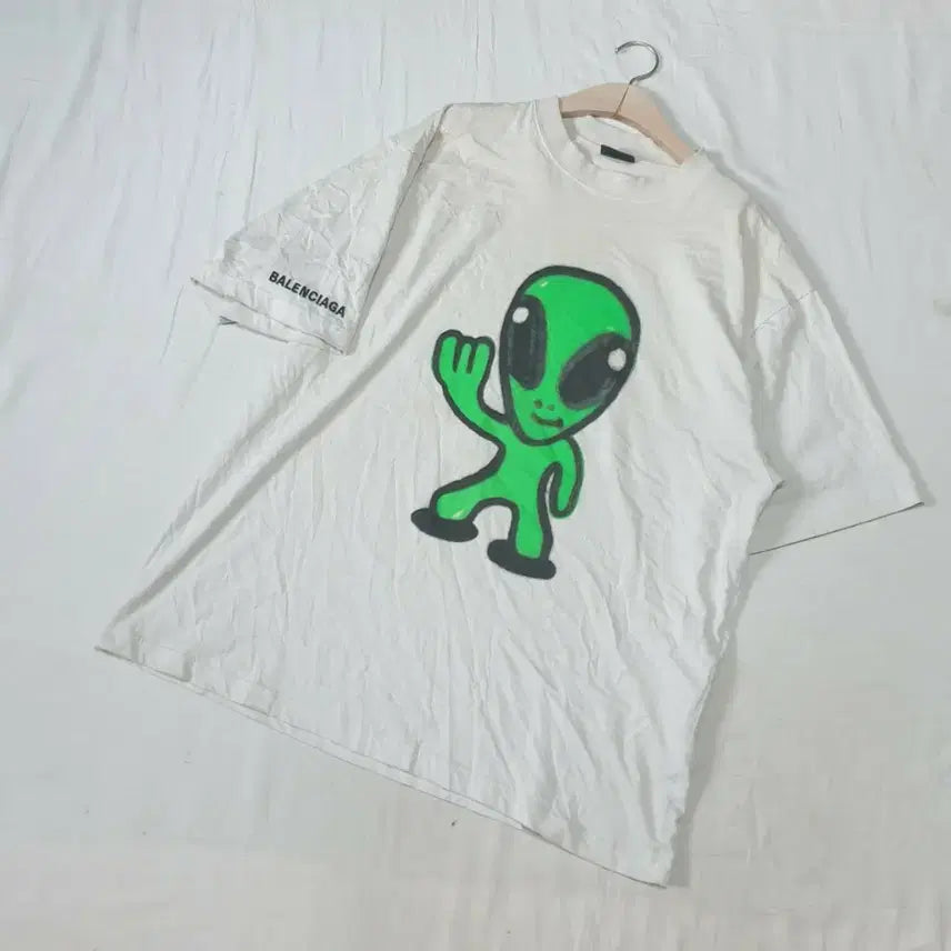 [BUNJANG] Balenciaga 25SS Alien Graffiti Short Sleeve T-Shirt / 발렌시아가 25ss 에어리언 그래피티 반팔 티셔츠