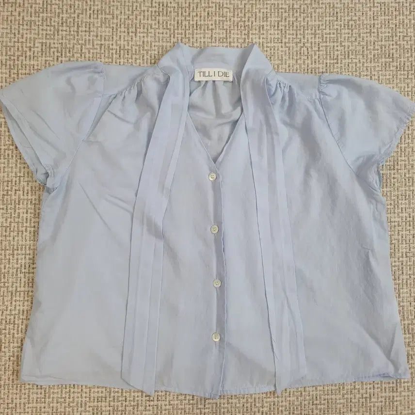 [BUNJANG] TillaeDae Sky Blue Ribbon Blouse / 틸아이다이 하늘색 리본 블라우스