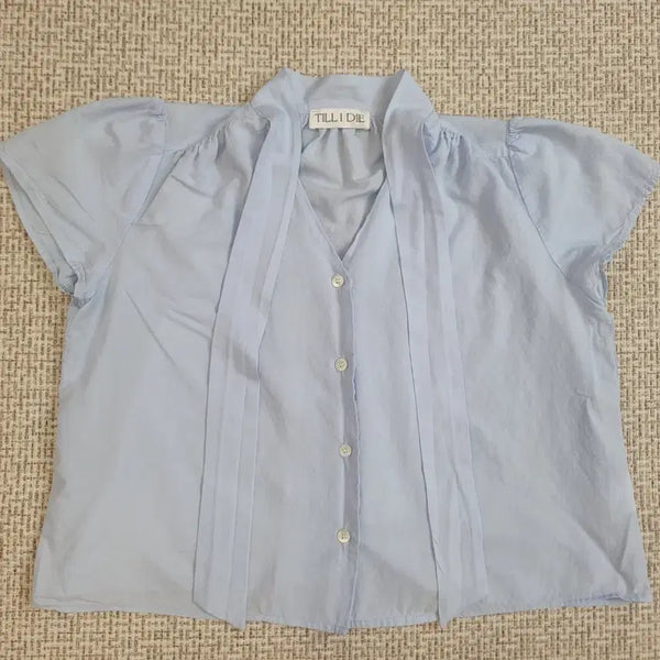 [BUNJANG] TillaeDae Sky Blue Ribbon Blouse / 틸아이다이 하늘색 리본 블라우스