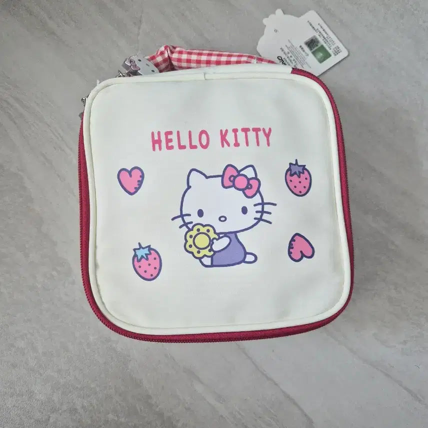 [BUNJANG] Sanrio Hello Kitty Red Pattern White Square Pouch / 산리오 헬로키티 레드패턴 흰색 사각 파우치(정품/새상품)