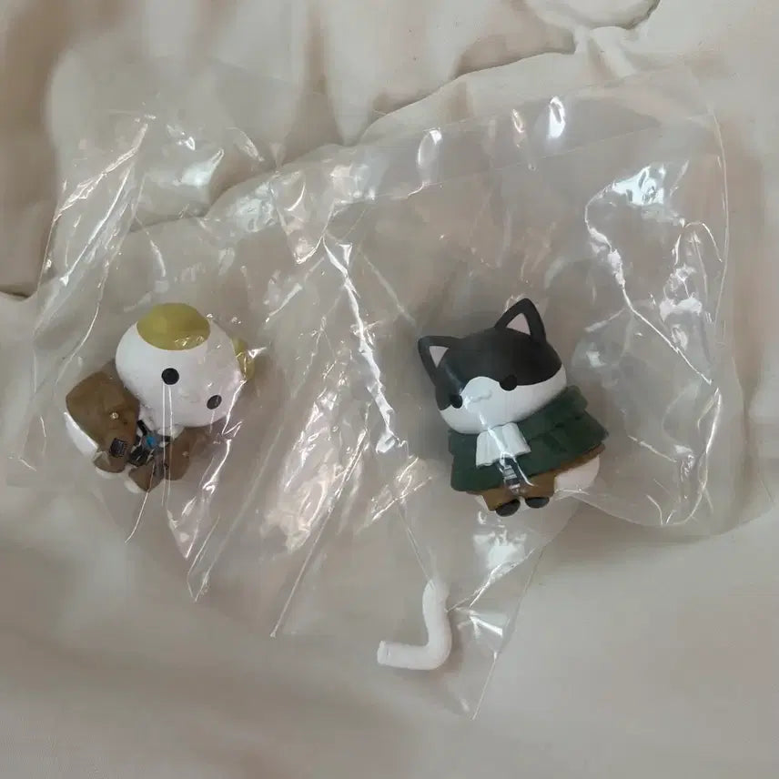 [BUNJANG] Attack on Titan Erwin & Levi Megahouse Bundle Set / [일괄] 진격의 거인 메가켓 엘빈 리바이 진격거
