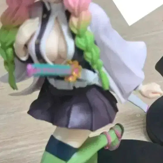 [BUNJANG] Nezuko & Mitsuri Bundle Set Figures / (택포)네즈코,미츠리 피규어 일괄 팔아요