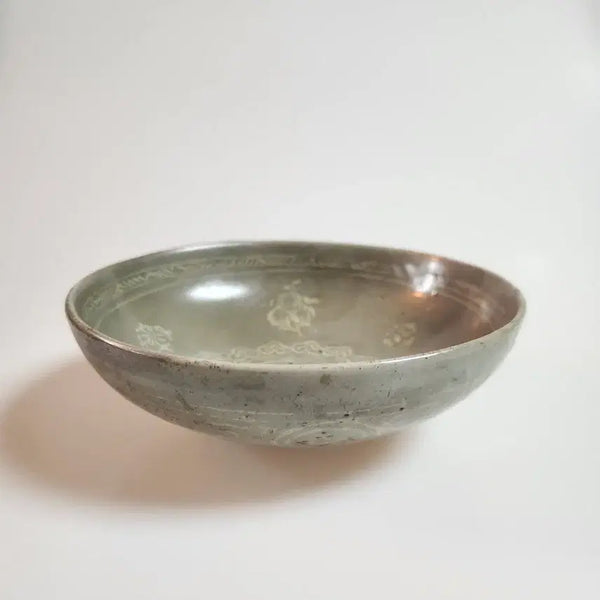 [BUNJANG] Goryeo Celadon Black and White Inlaid Chrysanthemum and Lingzhi Pattern Bowl / 골동품 고려시대 고려청자 흑백상감 국화여지문 대접