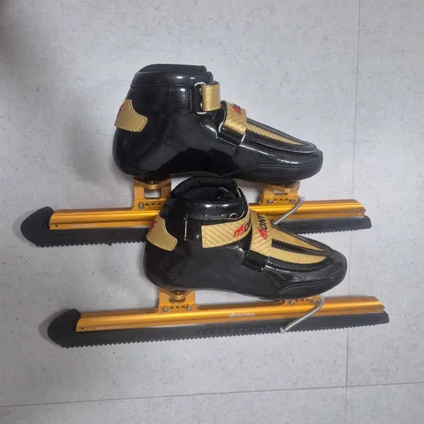 [BUNJANG] Speed Skating Ice Skates (Size 240) / 쇼트트랙 스케이트