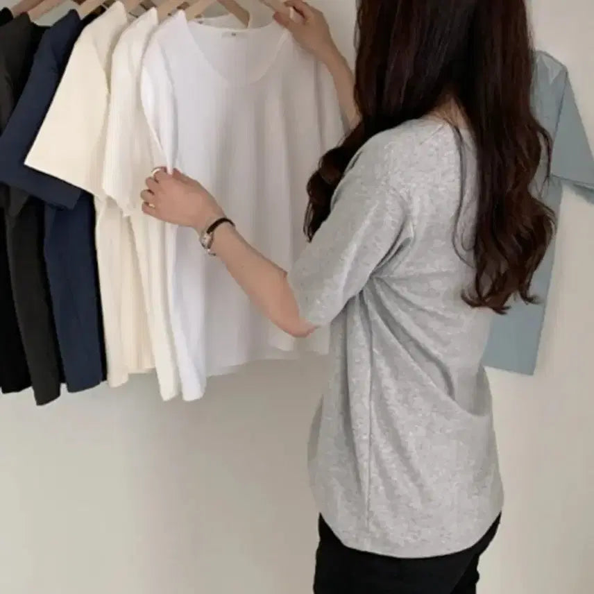 [BUNJANG] U-Neck Modal Short Sleeve T-Shirt (Black, White) - 2-Piece Bundle Set / (2장일괄)U넥 모달 반팔티 (블랙,화이트)