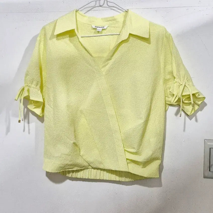[BUNJANG] NICE CLAUP Yellow Textured Wrap Blouse / 나이스클랍 옐로우 텍스처 랩 블라우스