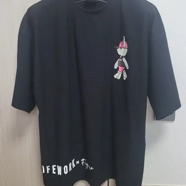 [BUNJANG] Life Work Black Character T-Shirt - Size L / 라이프워크 블랙 캐릭터 반팔티 L