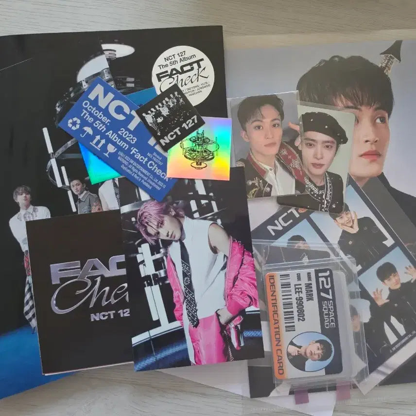 [BUNJANG] Mark & Jaehyun Fact Check Album Bundle Set with Mark 2024 Signature Merch / 일괄 2024 시그 마크 + factcheck 앨범 (마크,재현 포카)