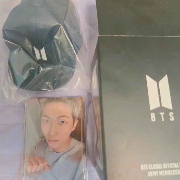 [BUNJANG] BTS Photocard & Cap Hat Keyring Set / BTS 방탄소년단 포토카드 + 캡모자 키링 세트