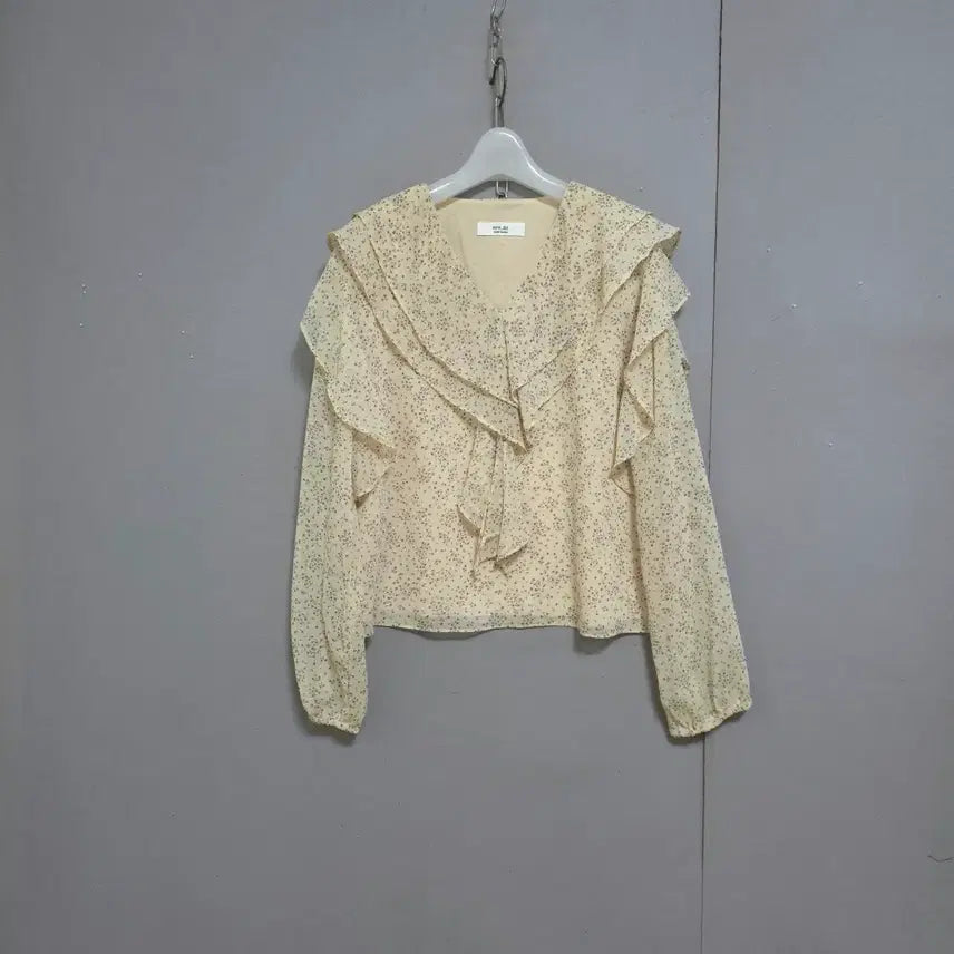[BUNJANG] Floral Print V-Neck Chiffon Blouse / 잔꽃무늬 브이넥 쉬폰 블라우스 F   n7007