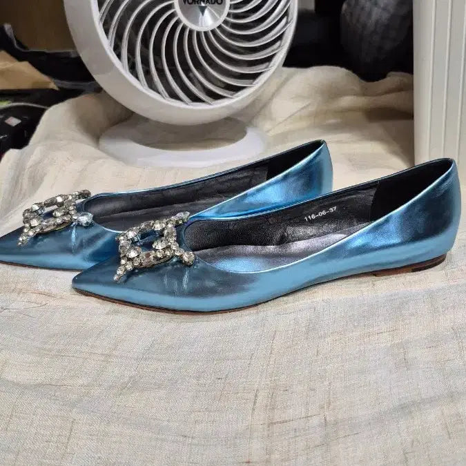 [BUNJANG] Roger Vivier Crystal Embellished Ballet Flats - Deep Blue, Size 37 / 이태리 명품)  로저비비에    크리스탈   플랫슈즈