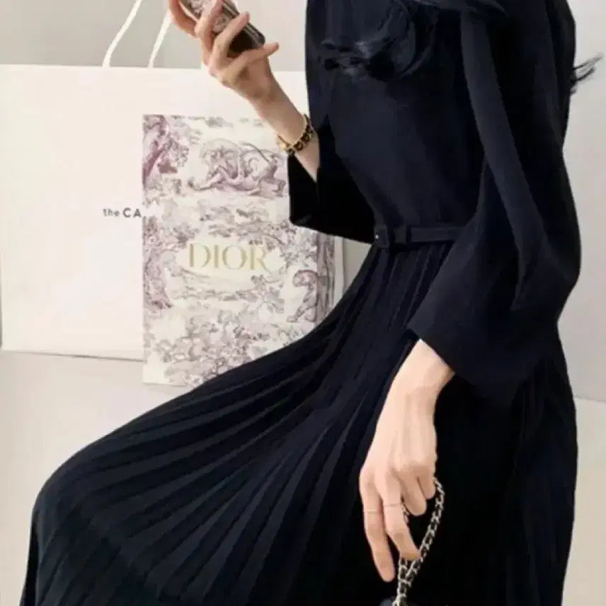 [BUNJANG] Self-Produced Pleated Long Dress / 데일리룩 쇼핑몰 자체제작 플리츠 롱 원피스