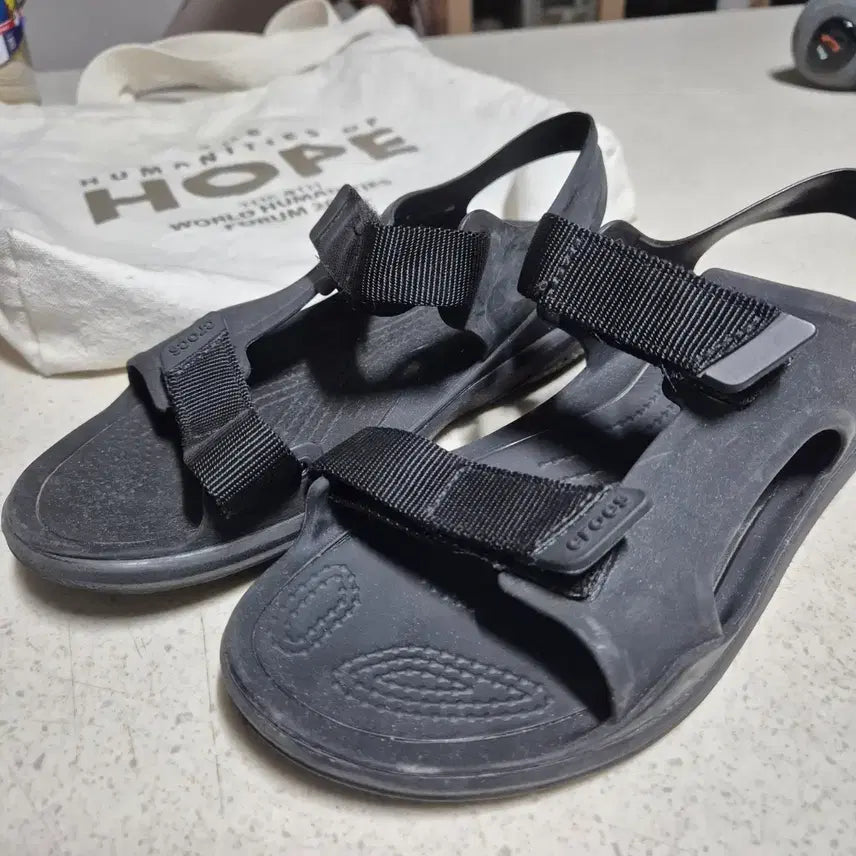 [BUNJANG] Crocs Sandals Black / 크록스 샌들