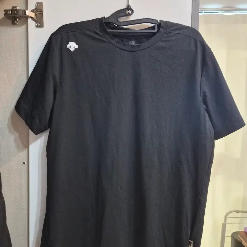 [BUNJANG] Descente Black T-Shirt L / 데상트 반팔티 블랙 L