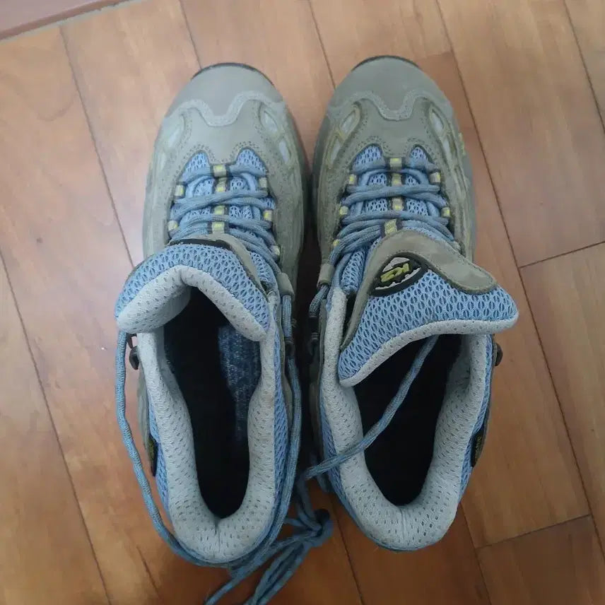 [BUNJANG] K2 Hiking Boots Beige/Blue Size 230 / K2 등산화 베이지/블루 230 (새상품)