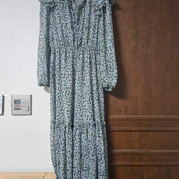 [BUNJANG] Maje Floral Midi Dress / 마쥬원피스