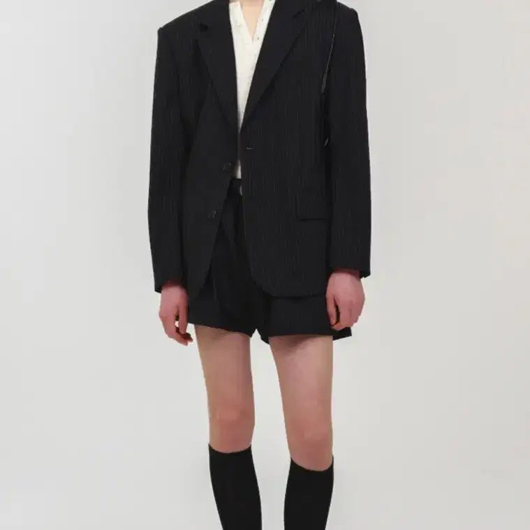 [BUNJANG] Munseon Stripe Jacket and Shorts Set / 문선 스트라이프 자켓 + 숏츠 셋업
