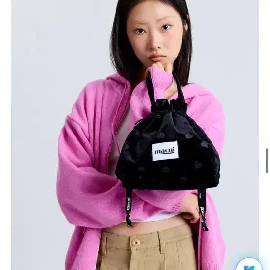 [BUNJANG] Markny Heart Velvet String Pouch Bag Black / (새상품)마크니 하트 벨벳 스트링 파우치백 블랙