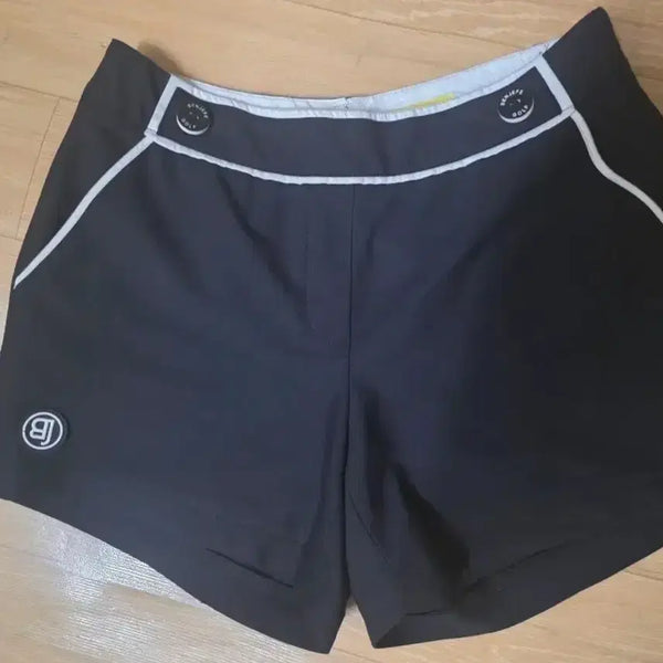 [BUNJANG] BNJ Women's Golf Shorts Black / BNJ 골프 여성 반바지 블랙. 67. S. 상태좋아요.
