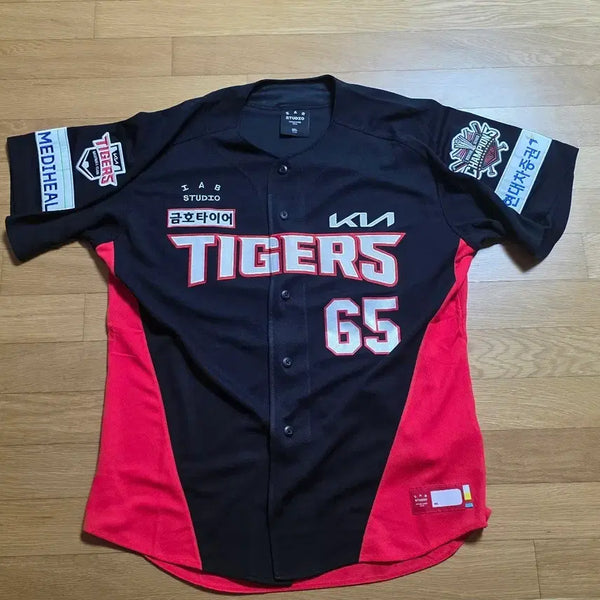 [BUNJANG] Kia Tigers Sung Young-tak Baseball Jersey 110 / 기아 타이거즈 성영탁 유니폼 110 새상품