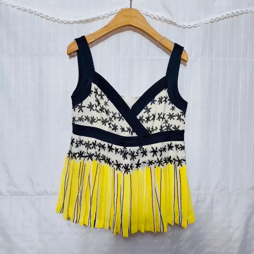 [BUNJANG] BELCANTO Pleated Floral Crop Sleeveless Blouse / 크롭 BELCANTO  나시 플리츠 숏블라우스55 66