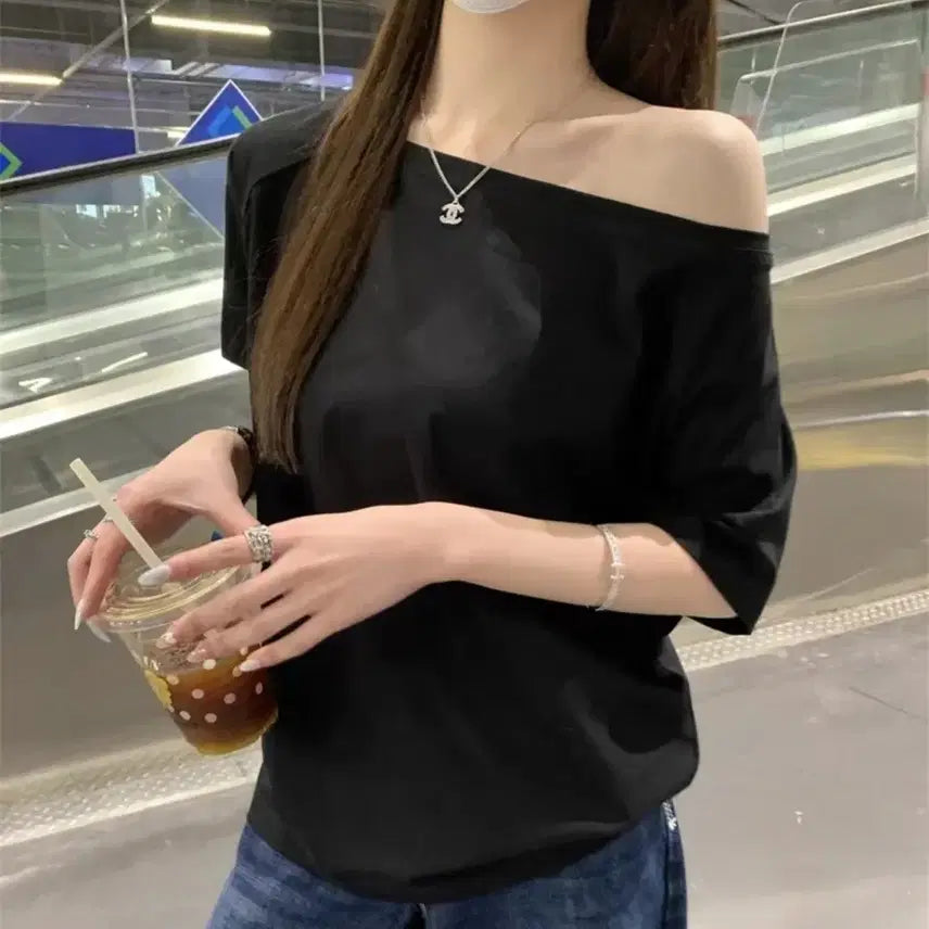 [BUNJANG] Black Off-the-Shoulder Short-Sleeve T-Shirt / 오프숄더 반팔 티셔츠 블랙(새상품)