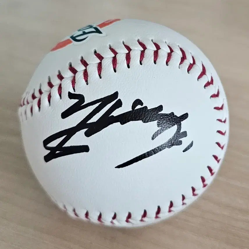 [BUNJANG] Hanwha Eagles Jung Woo-ju Autographed Baseball (Logo) / 한화이글스 정우주 싸인볼(로고)