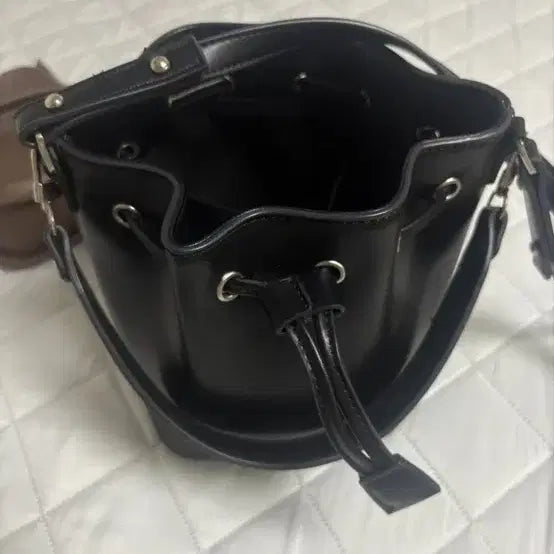 [BUNJANG] MICHAA Black Bucket Bag / 미쏘 블랙 버킷백