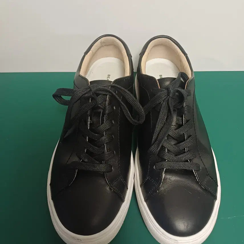 [BUNJANG] Beanpole Men's Classic Minimal Laminating Leather Sneakers Black (265mm) / 빈폴 남성 클래식 미니멀 라미네이팅 가죽 스니커즈 (265)