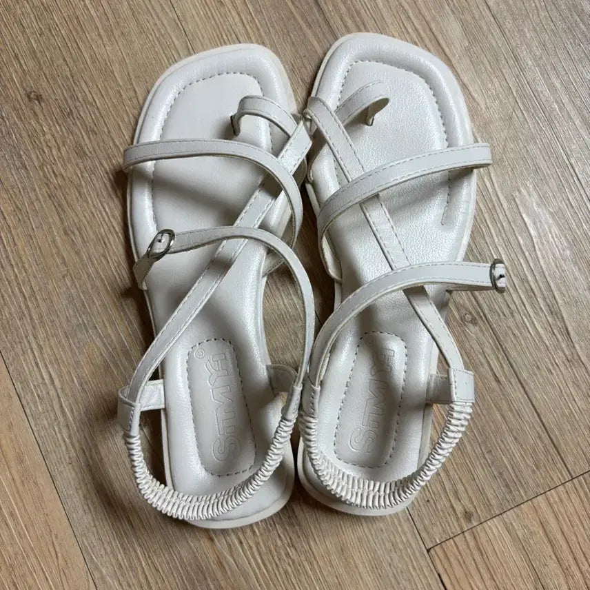 [BUNJANG] White Strap Sandals (Size 230-235) / 화이트 스트랩 샌들