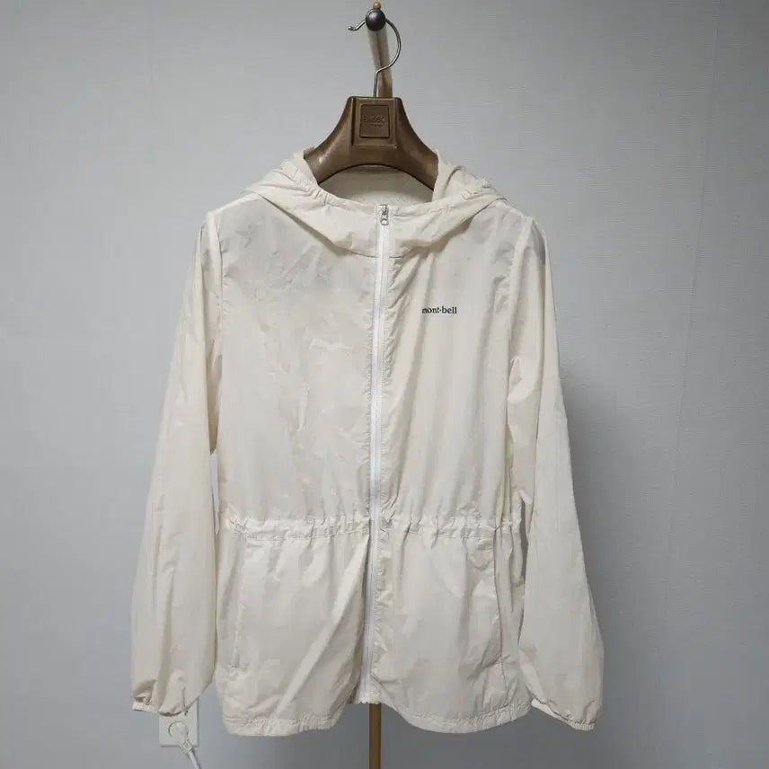 [BUNJANG] Montbell Women's Lightweight Windbreaker Ivory Size 95 / 95 ) 몽벨 여성 경량 바람막이