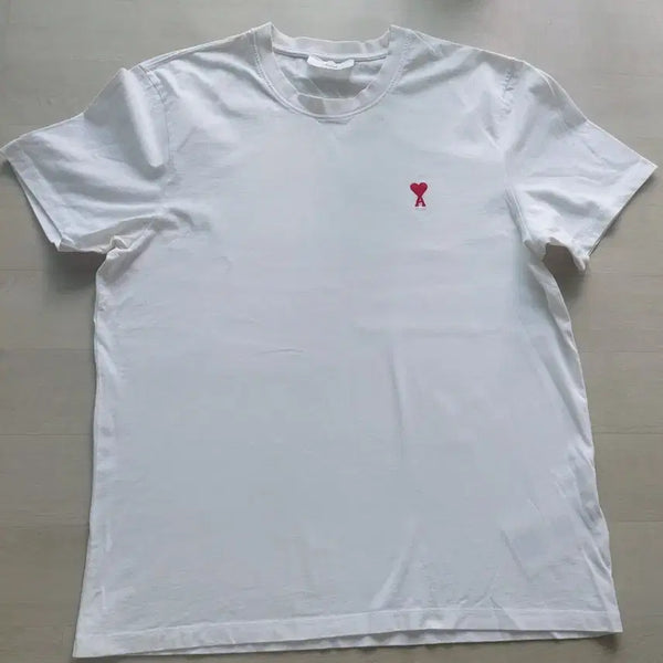 [BUNJANG] AMI Heart Logo Short Sleeve T-Shirt / 아미  하트 로고 반팔