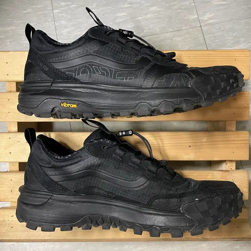 [BUNJANG] Vans MTE Crosspath XC Gore-Tex Low-Top Sneakers / 반스 MTE 크로스패스 XC 고어텍스
