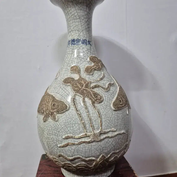 [BUNJANG] Joseon Dynasty White Porcelain 'Fish and Lotus' Okhochun Vase / 고도자기 백자어란문 옥호춘병 20년소장품