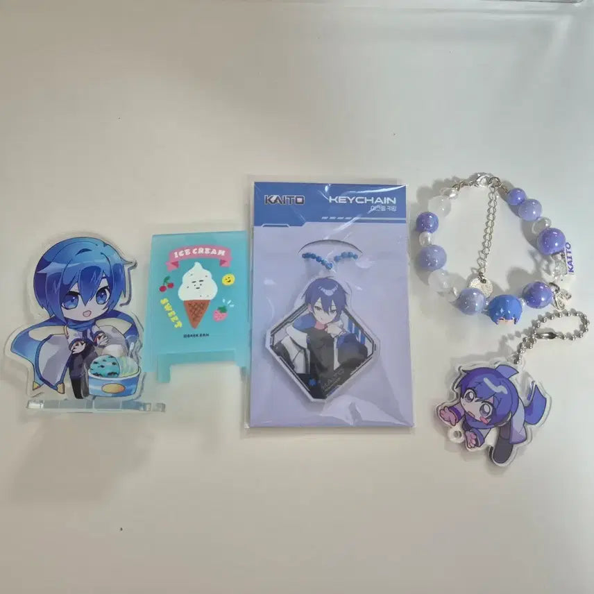 [BUNJANG] Vocaloid Kaito Acrylic Standee Keychain Set / 보컬로이드 보카로 카이토 아크릴 비공굿 키링 스탠드 공식 공굿 팔찌 일괄
