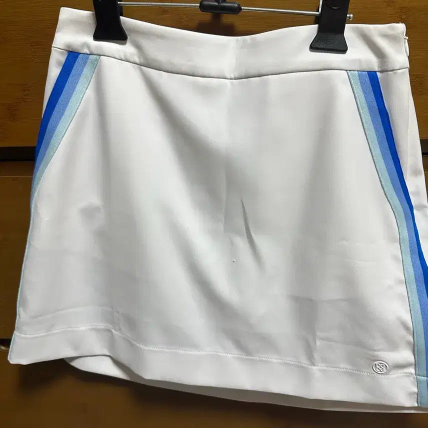 [BUNJANG] G/FORE Women's Golf Skirt White Blue Stripe Size 4 / 지포어 골프 여성 스커트 4사이즈(55가능)