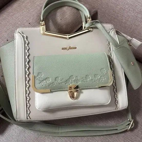 [BUNJANG] AxisFarm Handbag / 엑시즈팜 핸드백 판매합니다 가방