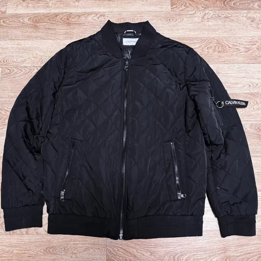 [BUNJANG] Calvin Klein Quilted Bomber Jacket Black Size M / 캘빈클라인 퀼팅 봄버 자켓 블랙 사이즈 M