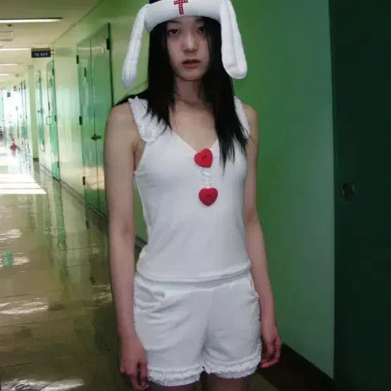 [BUNJANG] Aconiciel CLONES NURSE COLLAR Sleeveless Top / (새상품)아컨시엘 CLONES NURSE COLLAR 슬리브리스
