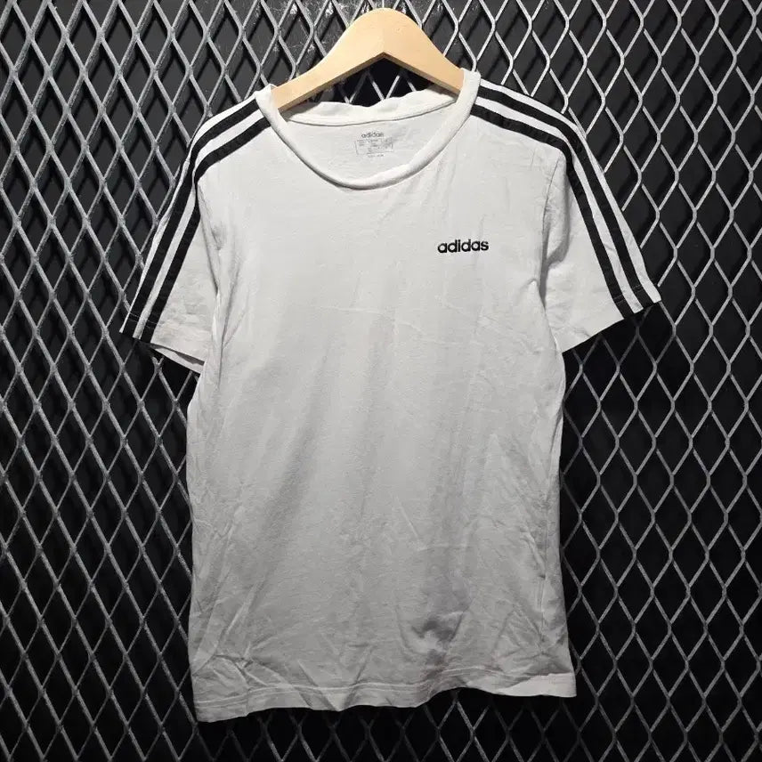 [BUNJANG] Adidas Short Sleeve T-Shirt Size 160 / 아디다스 반팔 160