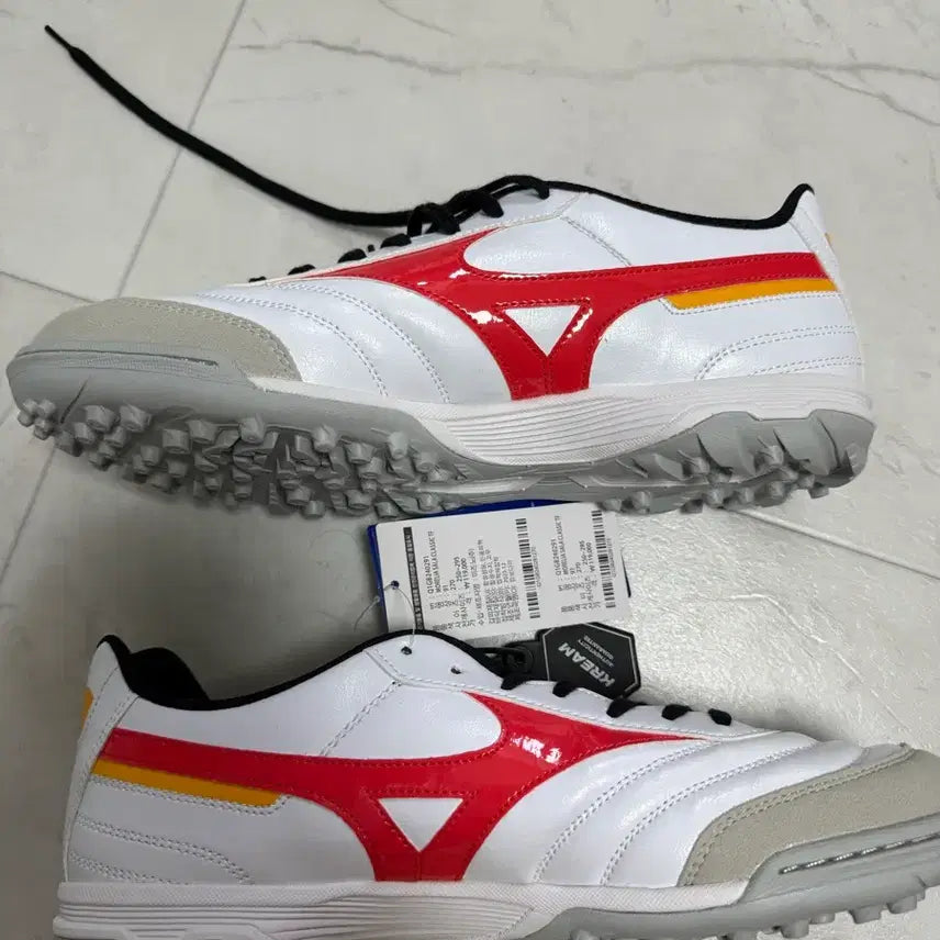 [BUNJANG] Mizuno Morelia Sala Classic TF Football Boots / 미즈노 모렐리아 살라 클래식 TF 화이트 래디언트 레드