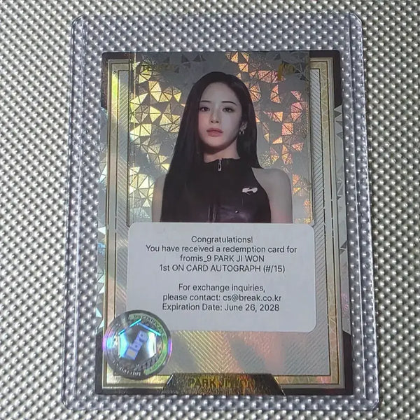 [BUNJANG] fromis_9 Jiwon 1st Oncard Autograph Card / 프로미스나인 박지원 1st 온카드 오토그래프 카드