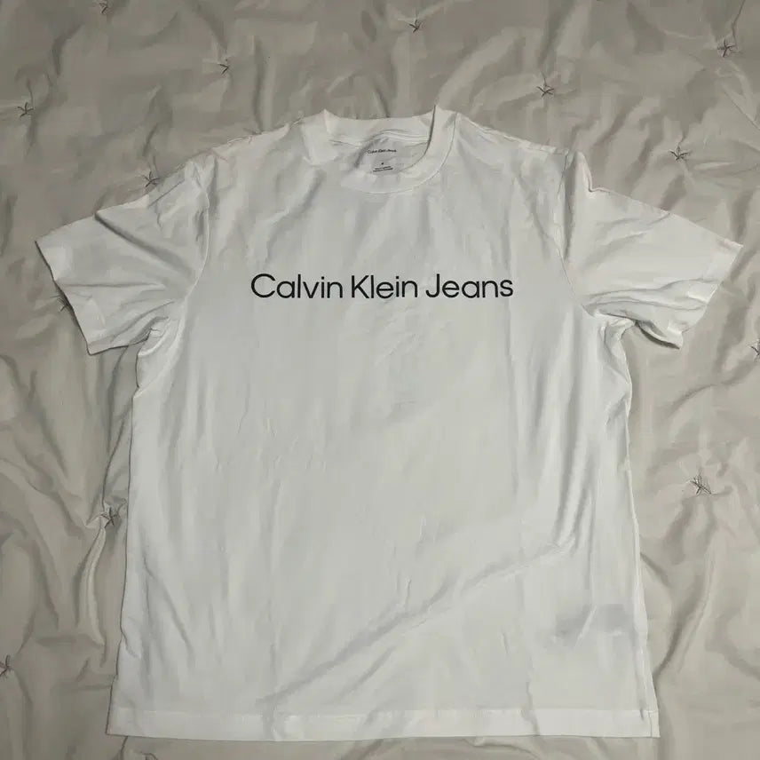 [BUNJANG] Calvin Klein T-Shirt White Size M / 캘빈클라인 반팔